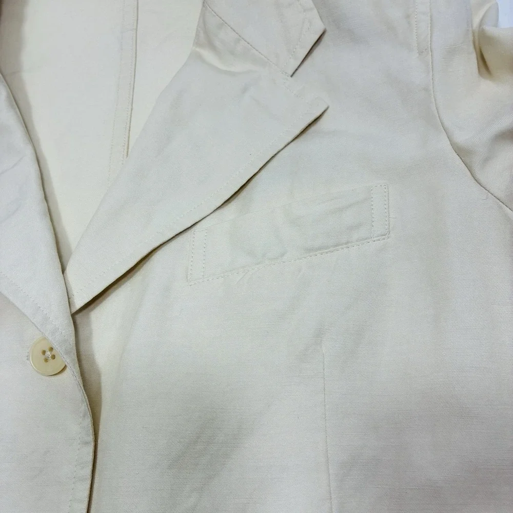 Vince Womens Blazer Beige Size 8 Lightly padded Classic Tailored Fit Casual